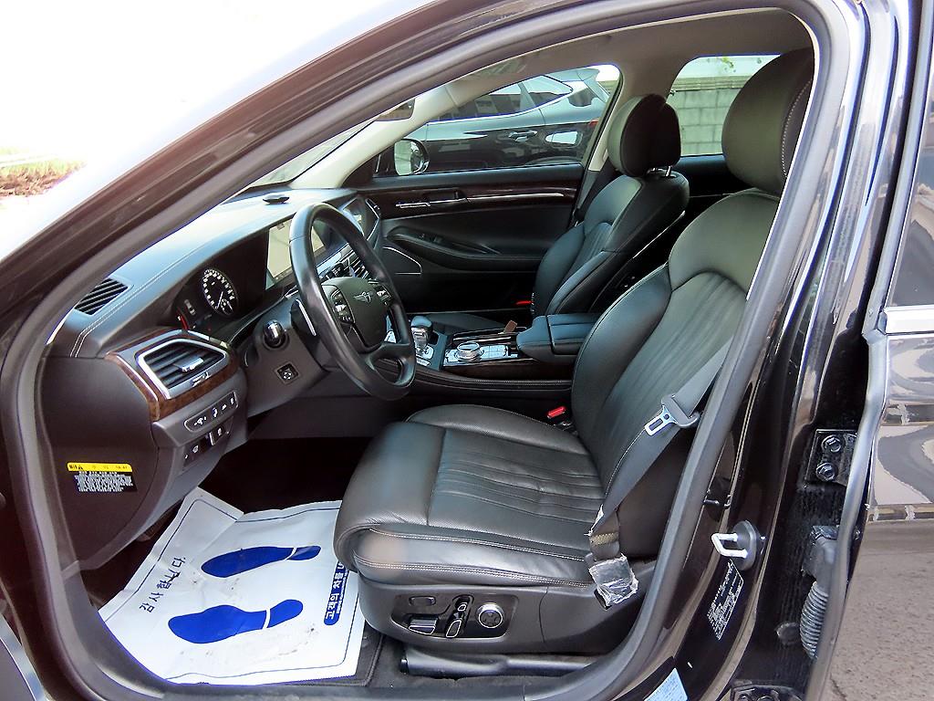 Genesis G90 — photo 05