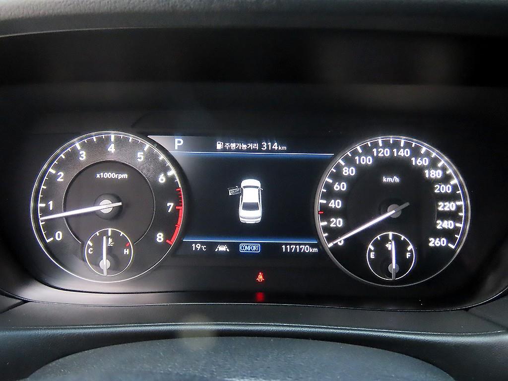 Genesis G90 — photo 09