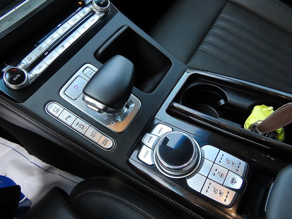 Genesis G90 — photo 11