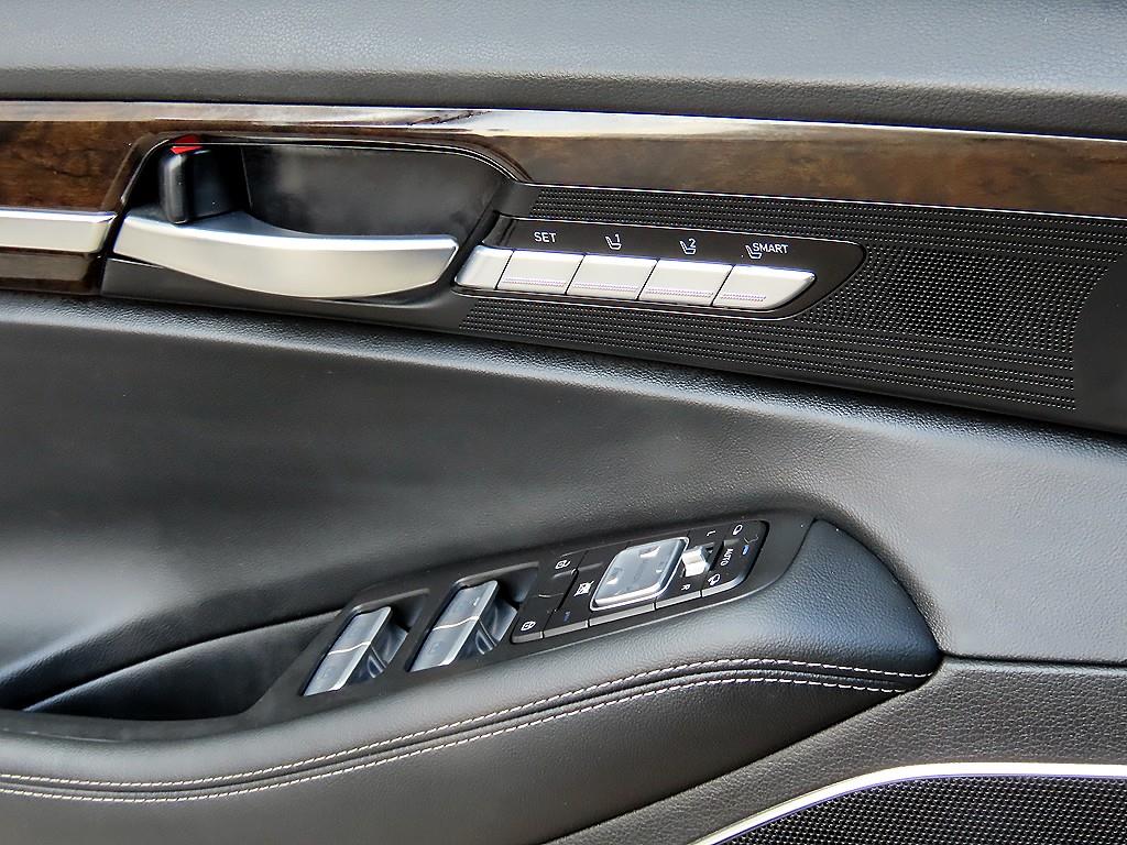 Genesis G90 — photo 12