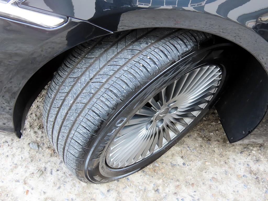 Genesis G90 — photo 20