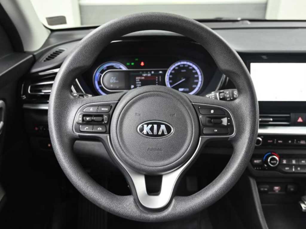Kia Niro — photo 13