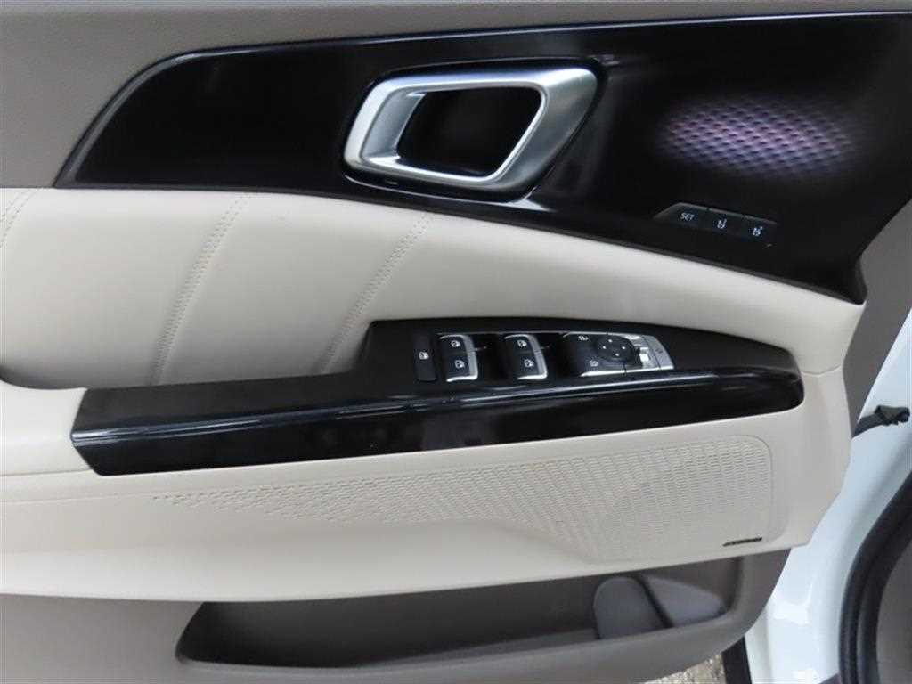 Kia Carnival — photo 07