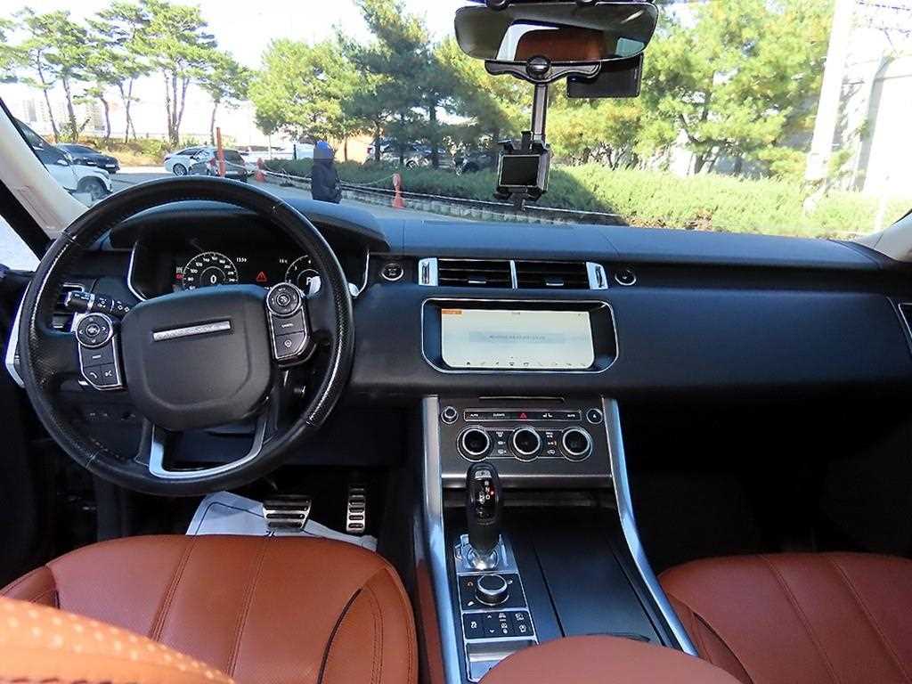 Land Rover Range Rover Sport — photo 07
