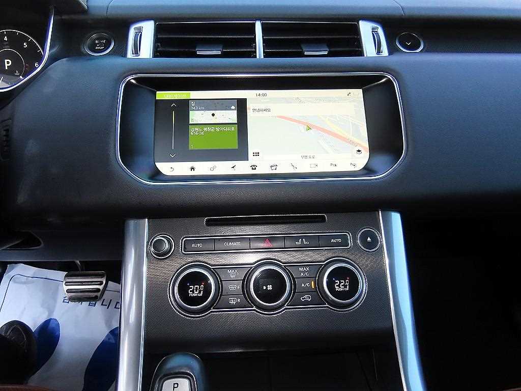 Land Rover Range Rover Sport — photo 13