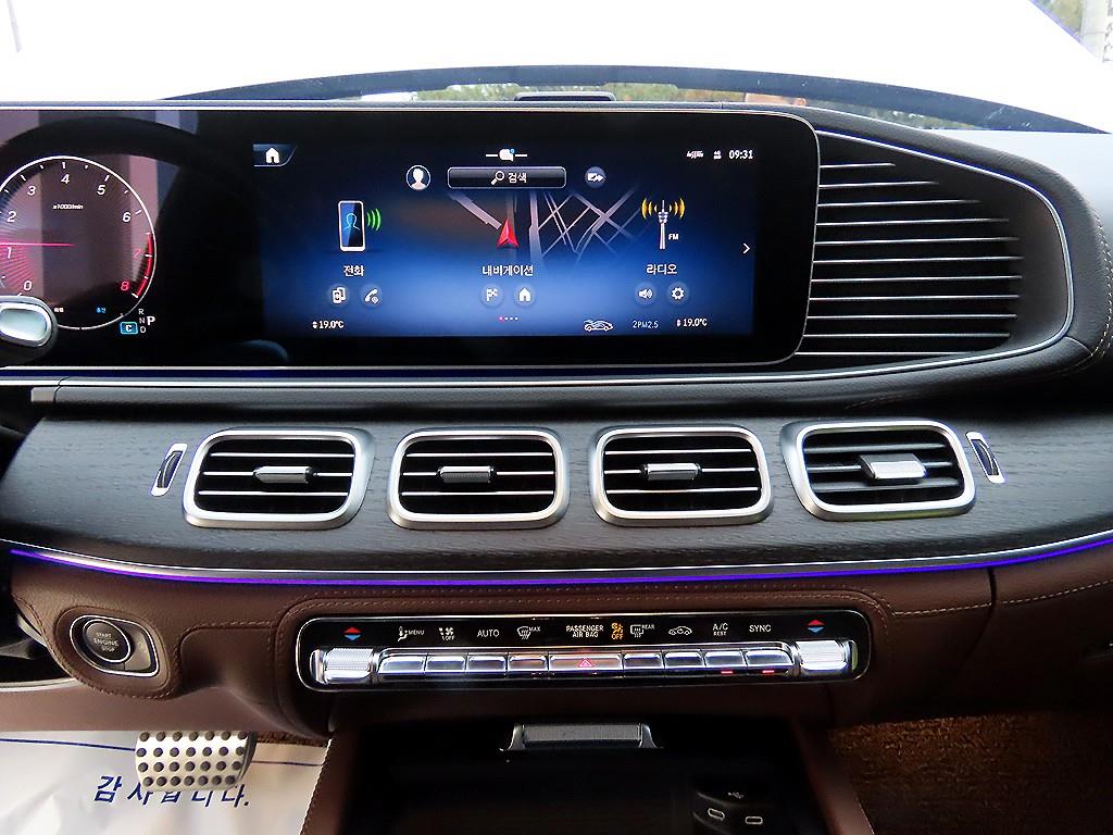Mercedes-Benz GLS-Class — photo 12