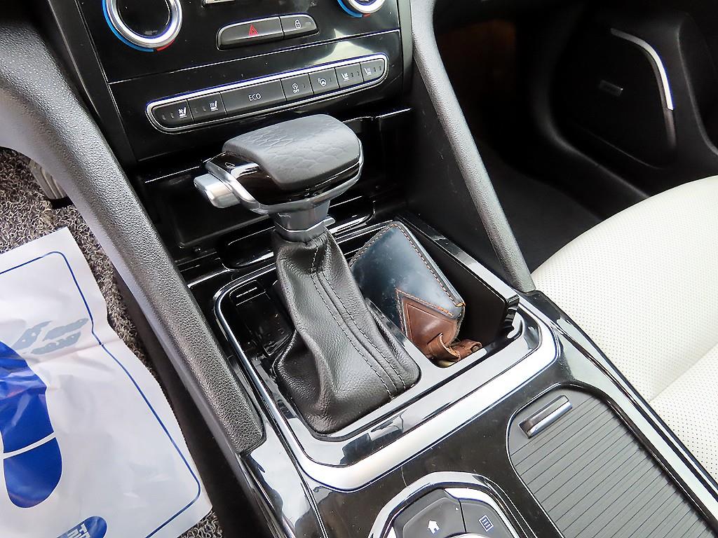 RENAULT SM6 — photo 10