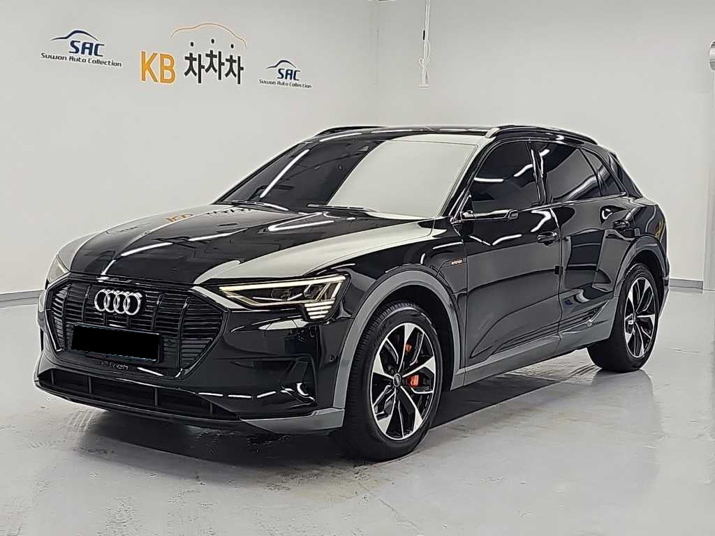 Audi e-tron — photo 01