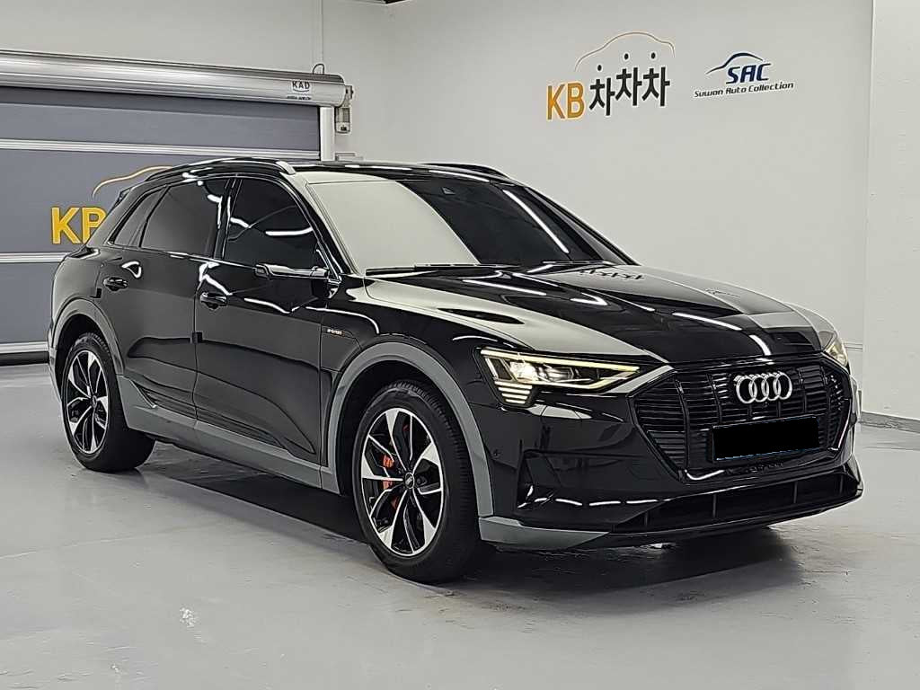 Audi e-tron — photo 04