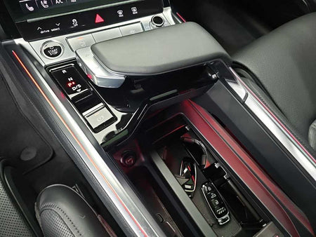 Audi e-tron — photo 08