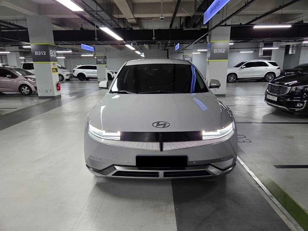 Hyundai Ioniq5 — photo 01