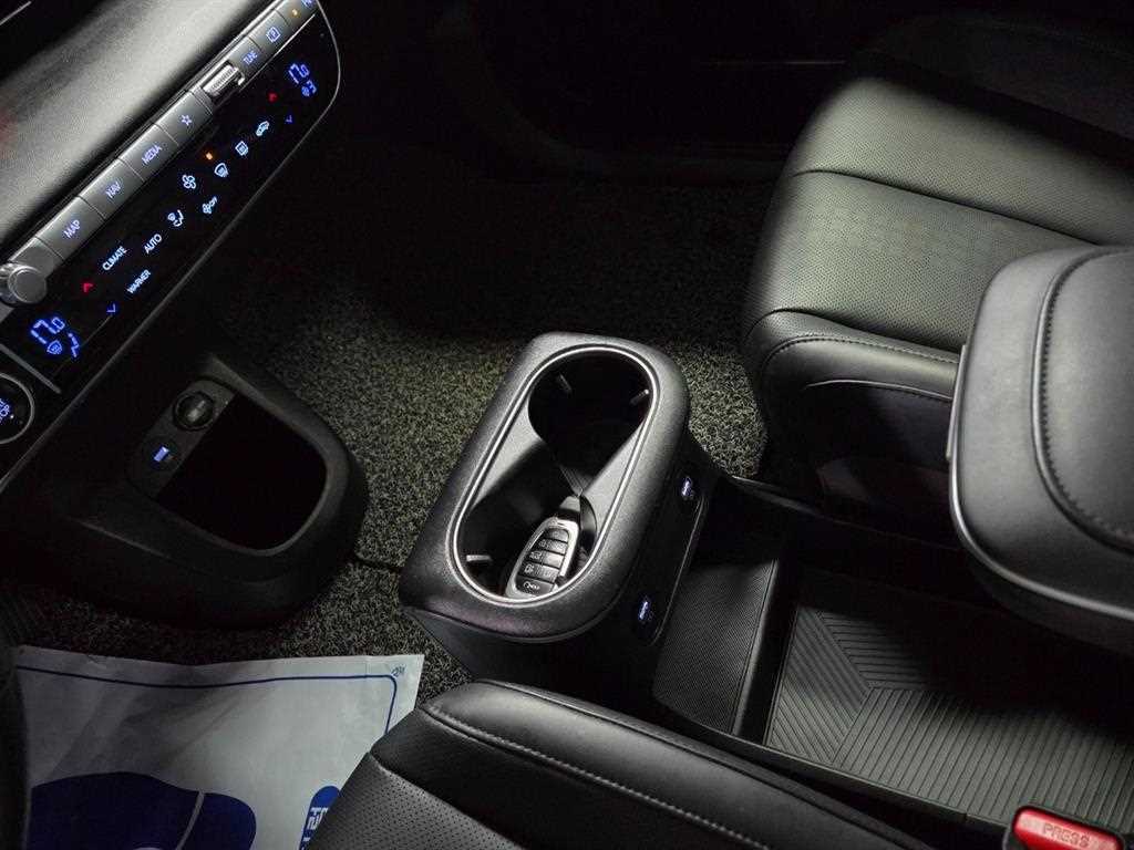 Hyundai Ioniq5 — photo 14