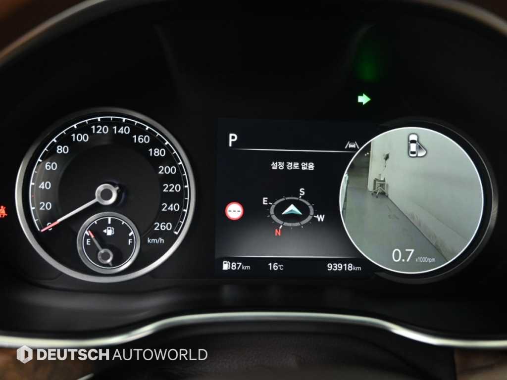 Genesis G80 — photo 08