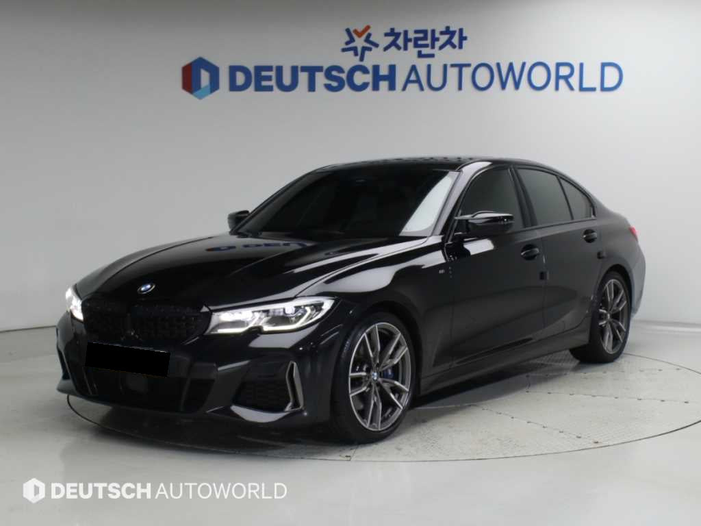 BMW 3-Series — photo 01