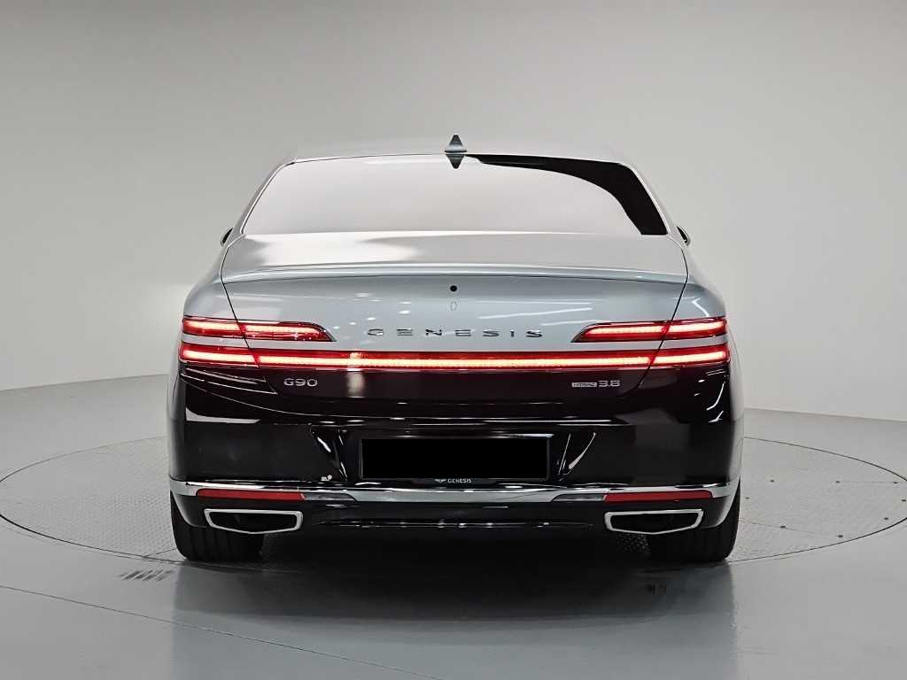 Genesis G90 — photo 03