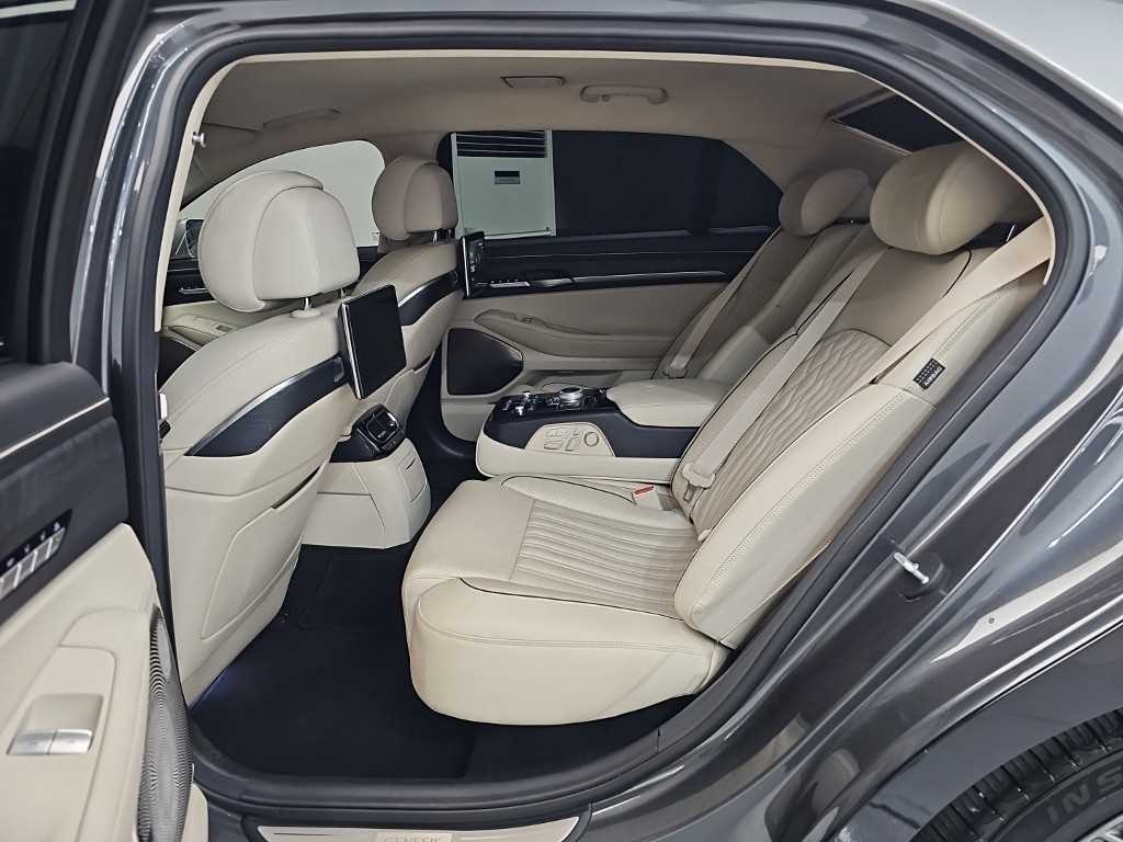 Genesis G90 — photo 12