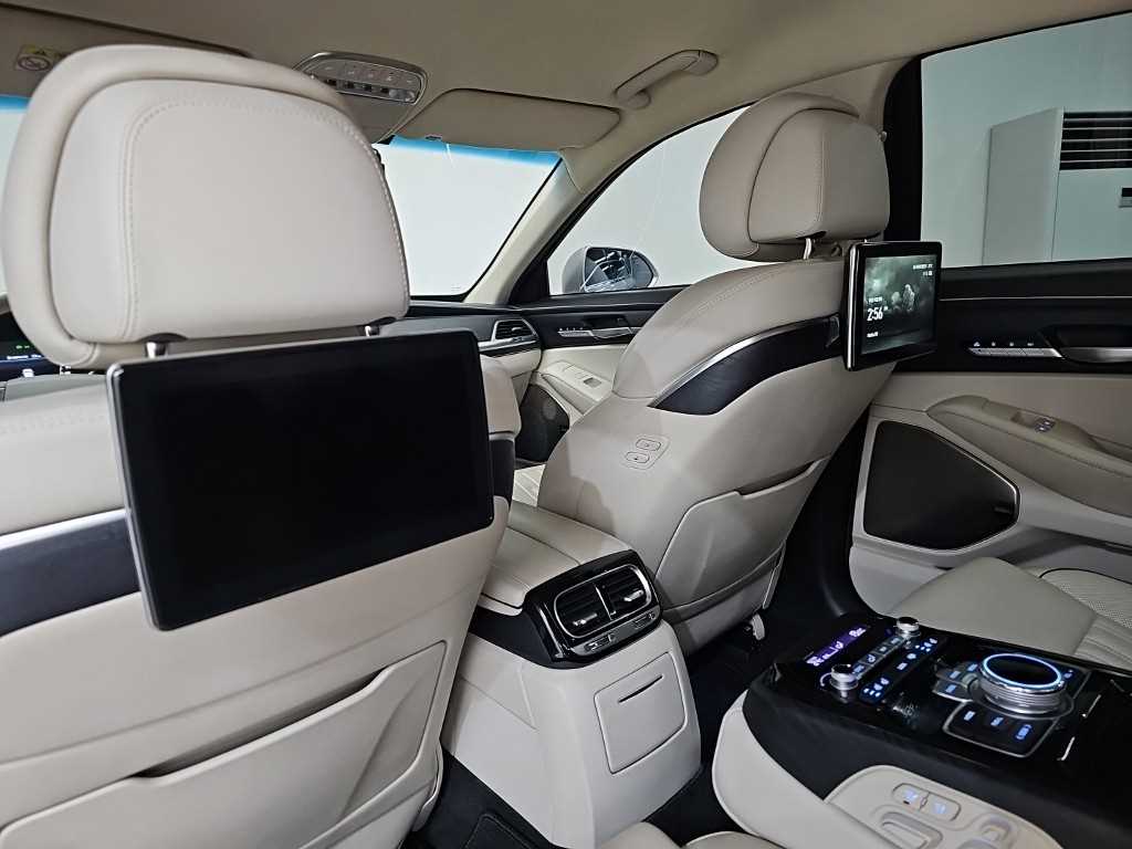 Genesis G90 — photo 14
