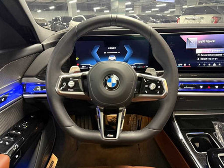 BMW 7-Series — photo 09