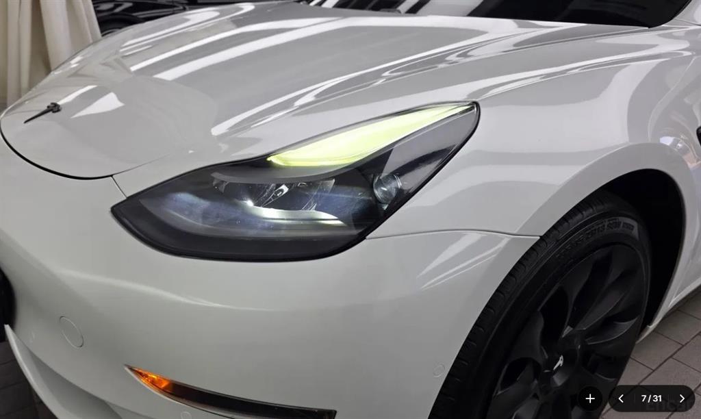 Tesla Model 3 — photo 03