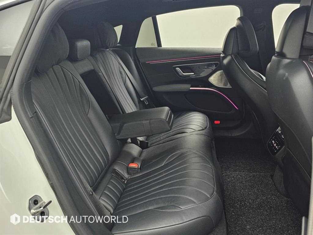 Mercedes-Benz EQS — photo 12