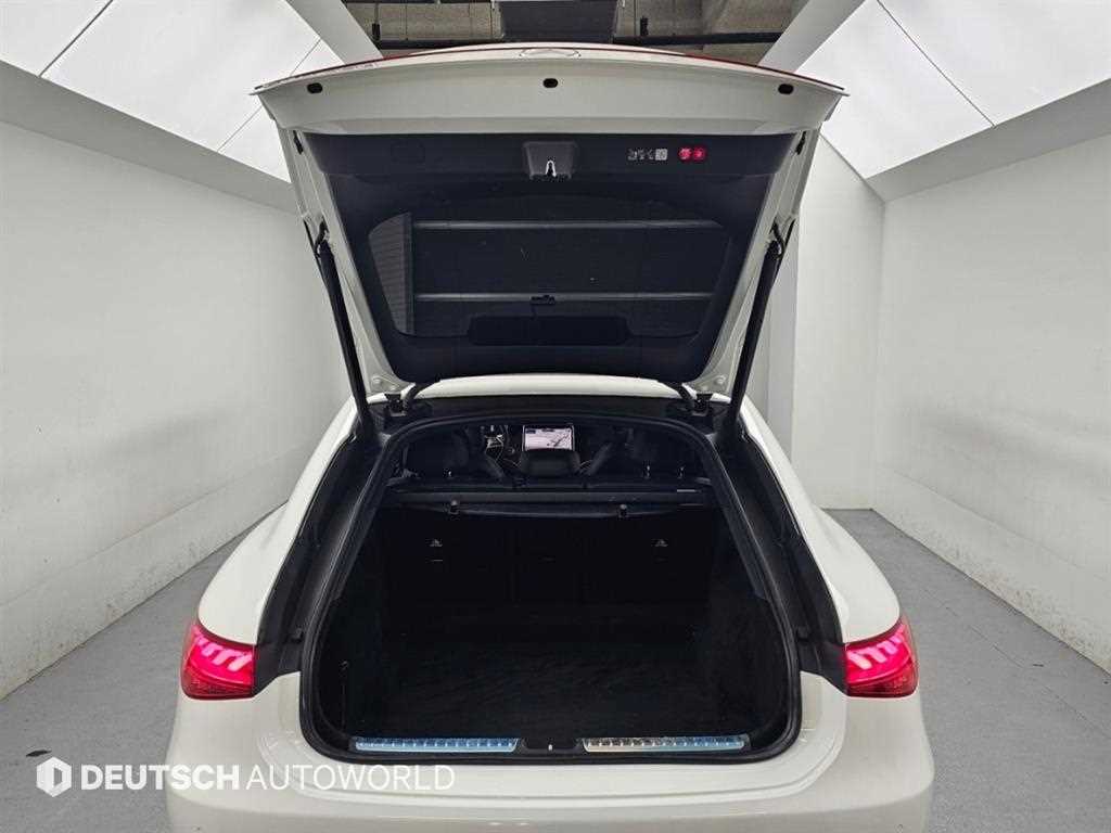 Mercedes-Benz EQS — photo 19