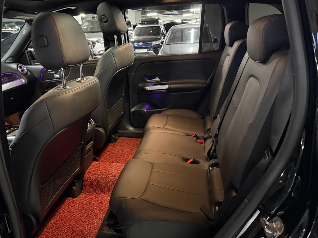 Mercedes-Benz GLB-Class — photo 11