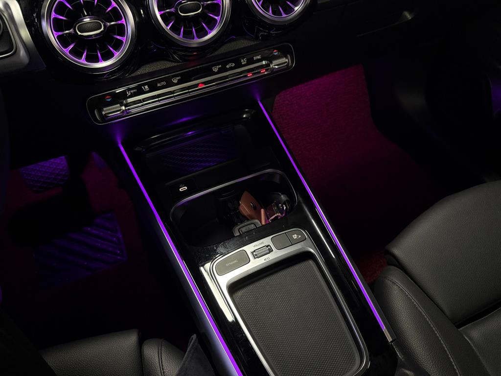 Mercedes-Benz GLB-Class — photo 15