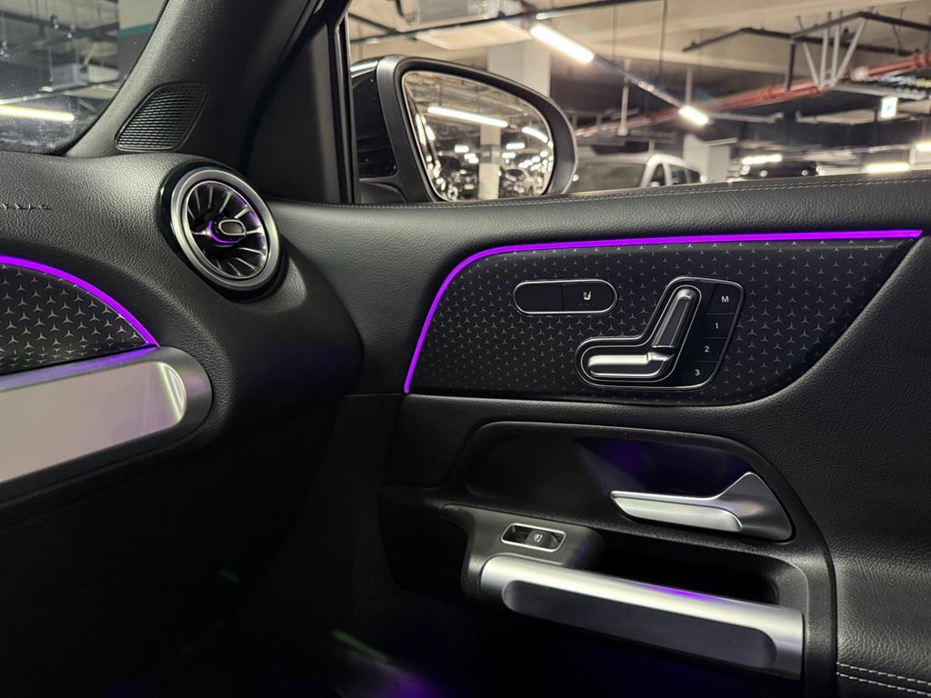 Mercedes-Benz GLB-Class — photo 17