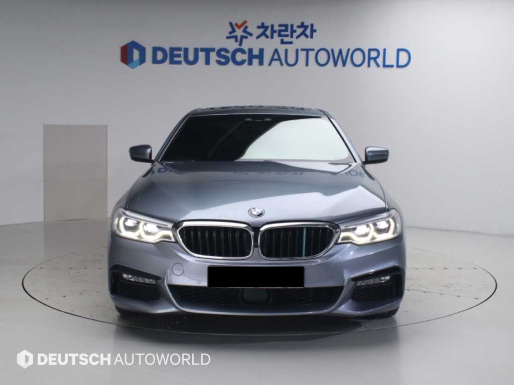 BMW 5-Series — photo 03