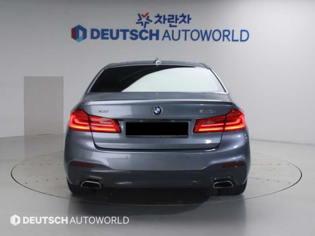 BMW 5-Series — photo 04