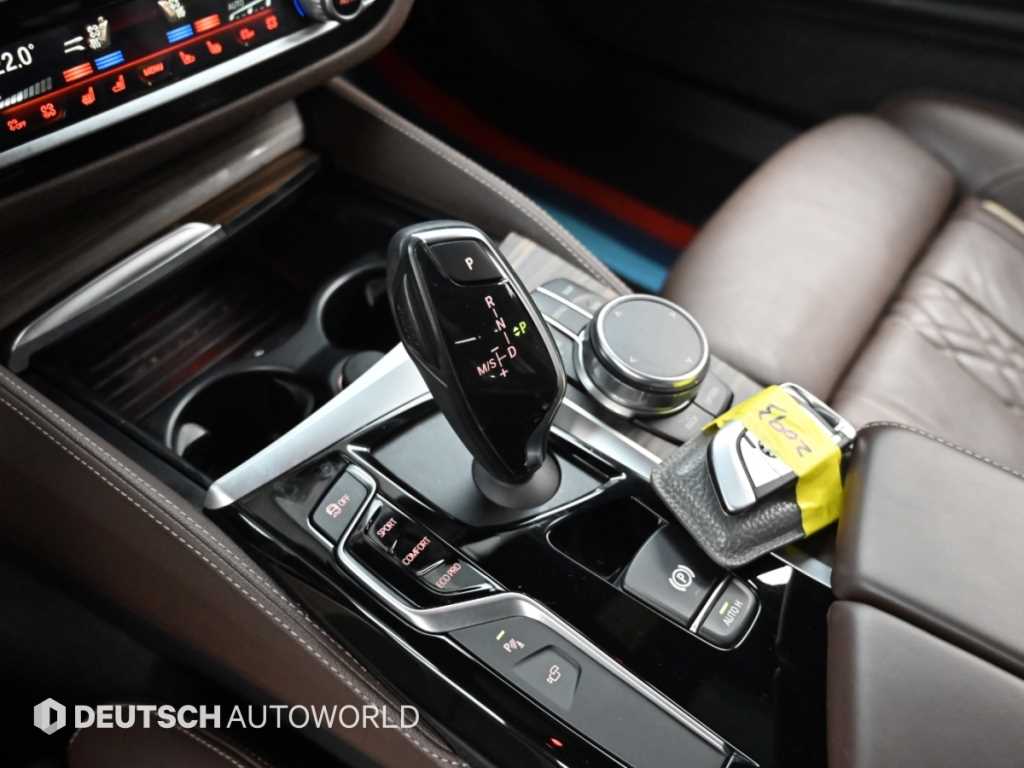 BMW 5-Series — photo 09
