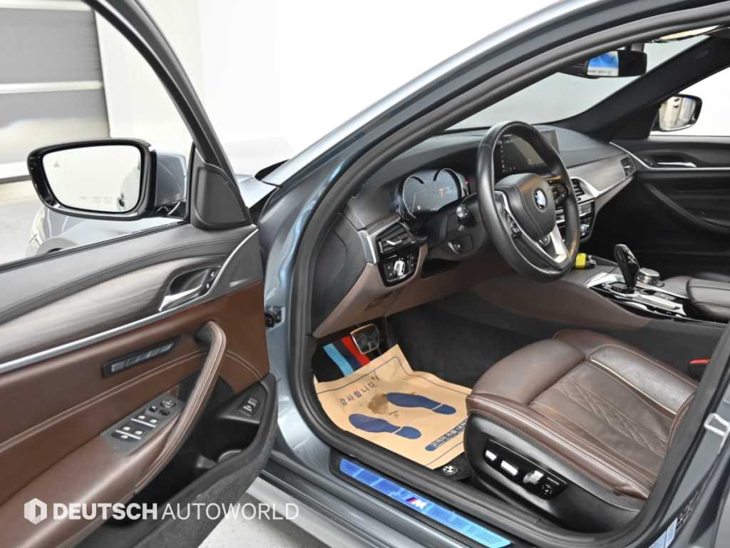 BMW 5-Series — photo 11