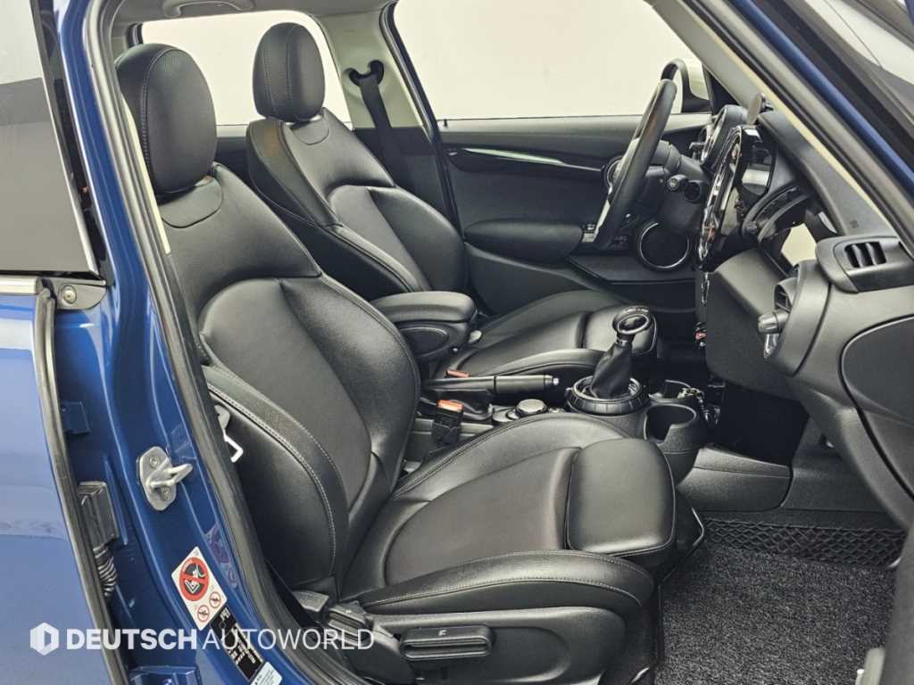 Mini Cooper — photo 10