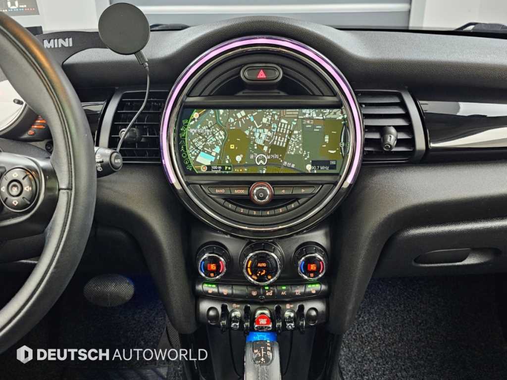 Mini Cooper — photo 14