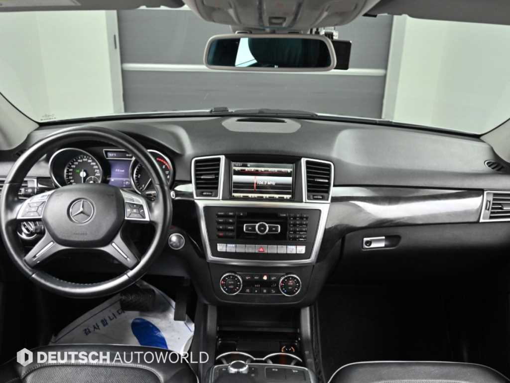 Mercedes-Benz M-class — photo 07