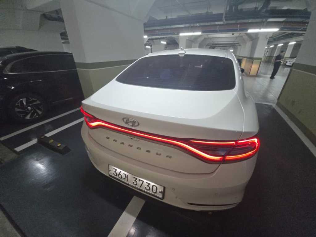 Hyundai Grandeur — photo 02