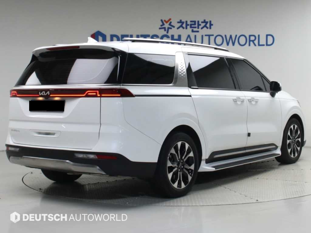 Kia Carnival — photo 02