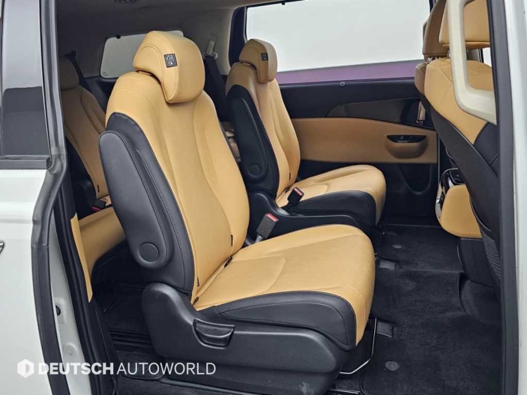Kia Carnival — photo 12