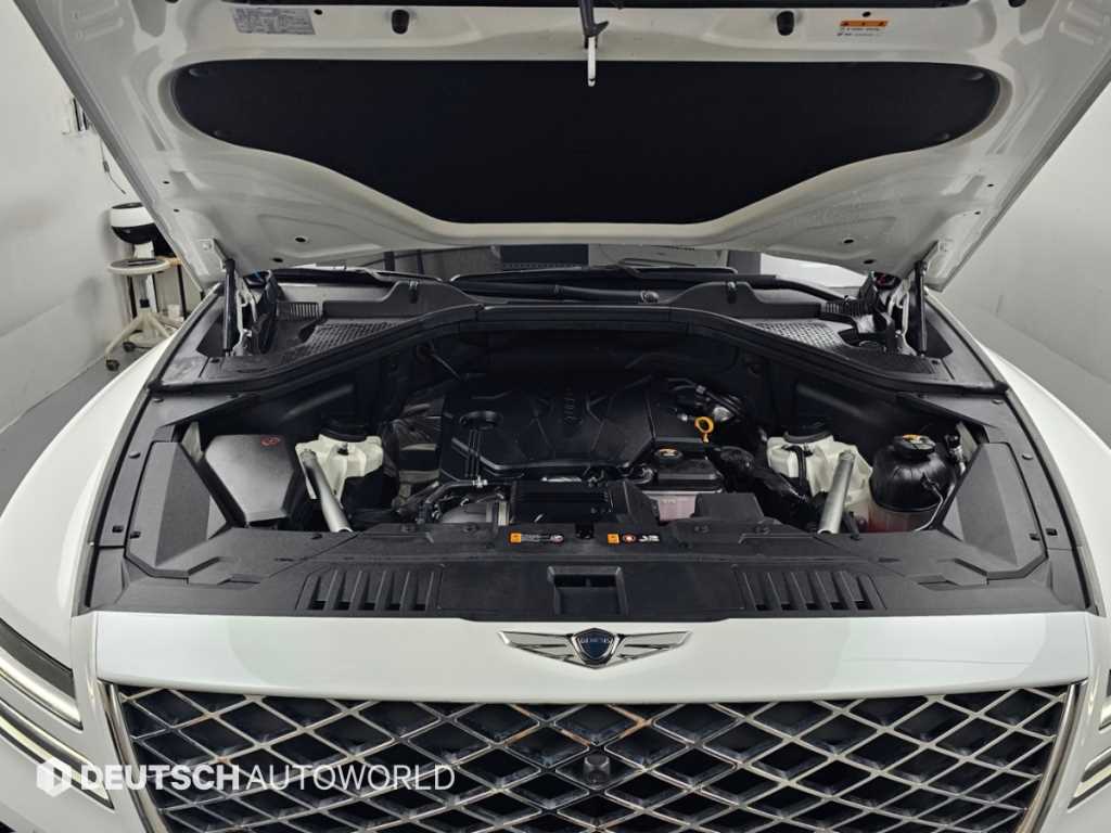 Genesis GV80 — photo 06
