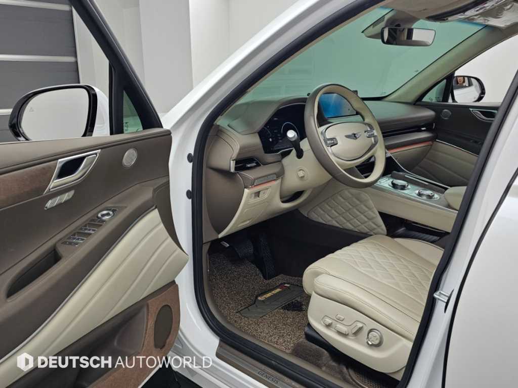 Genesis GV80 — photo 11