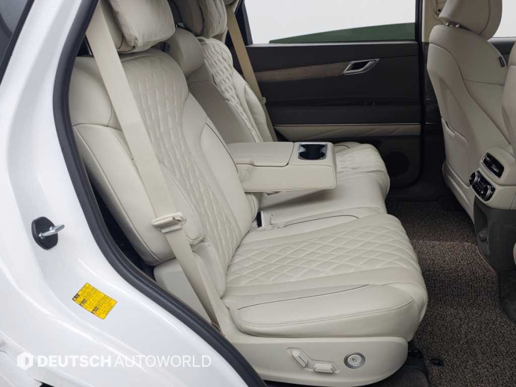 Genesis GV80 — photo 12