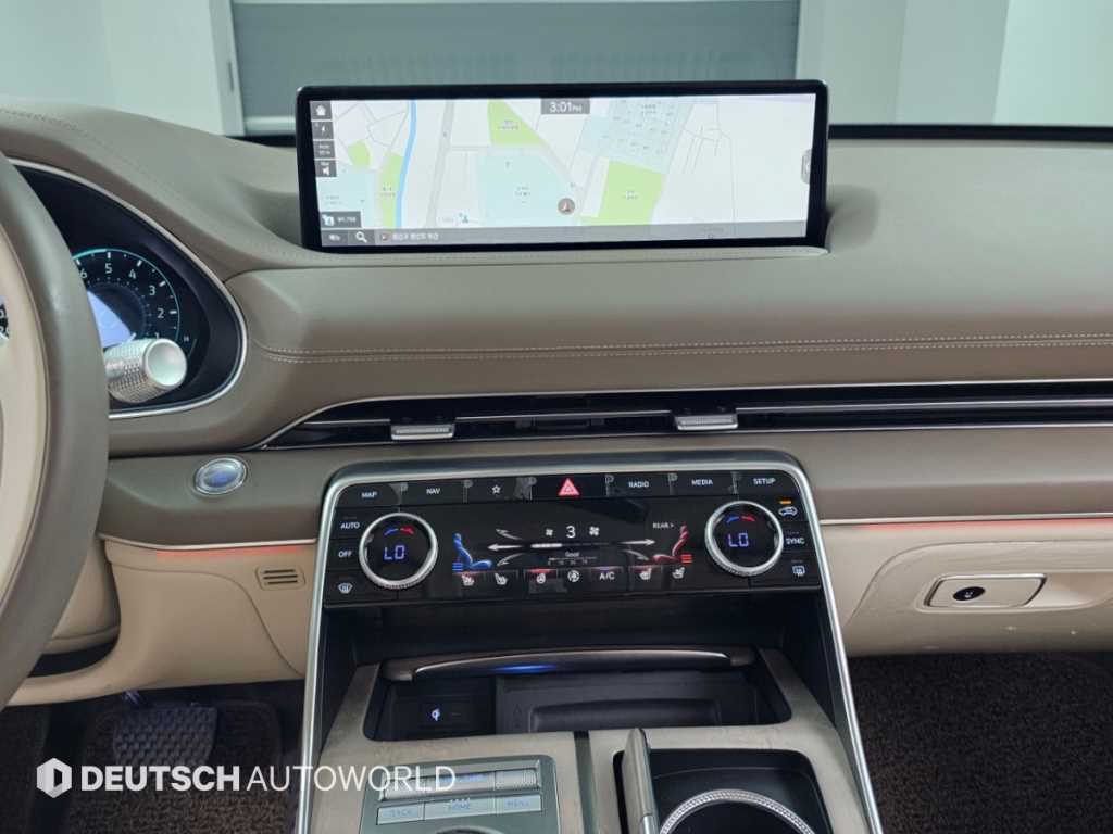 Genesis GV80 — photo 14