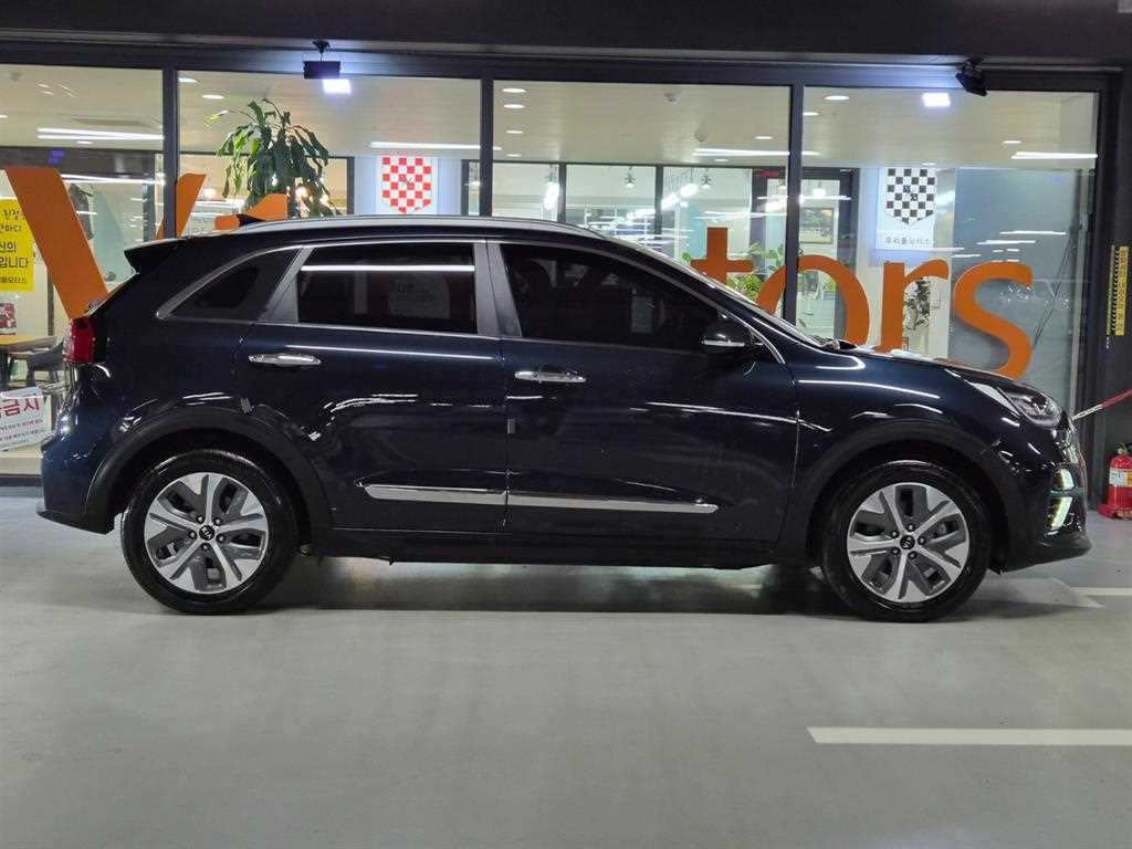 Kia Niro — photo 03