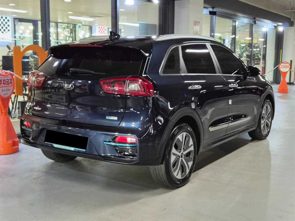 Kia Niro — photo 04