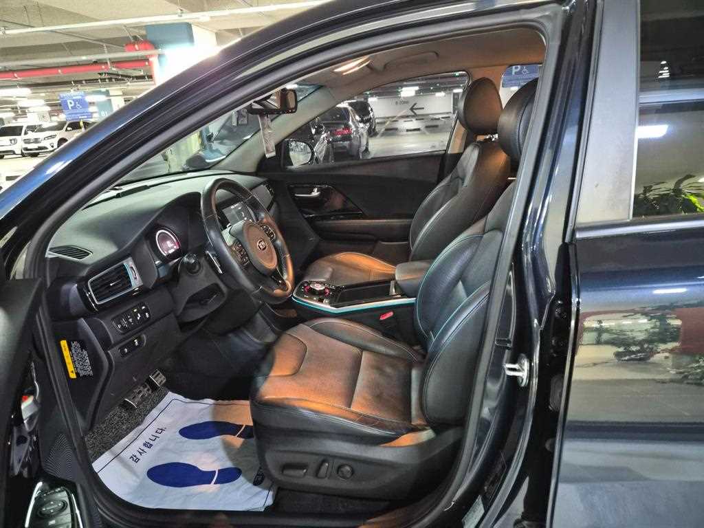 Kia Niro — photo 06