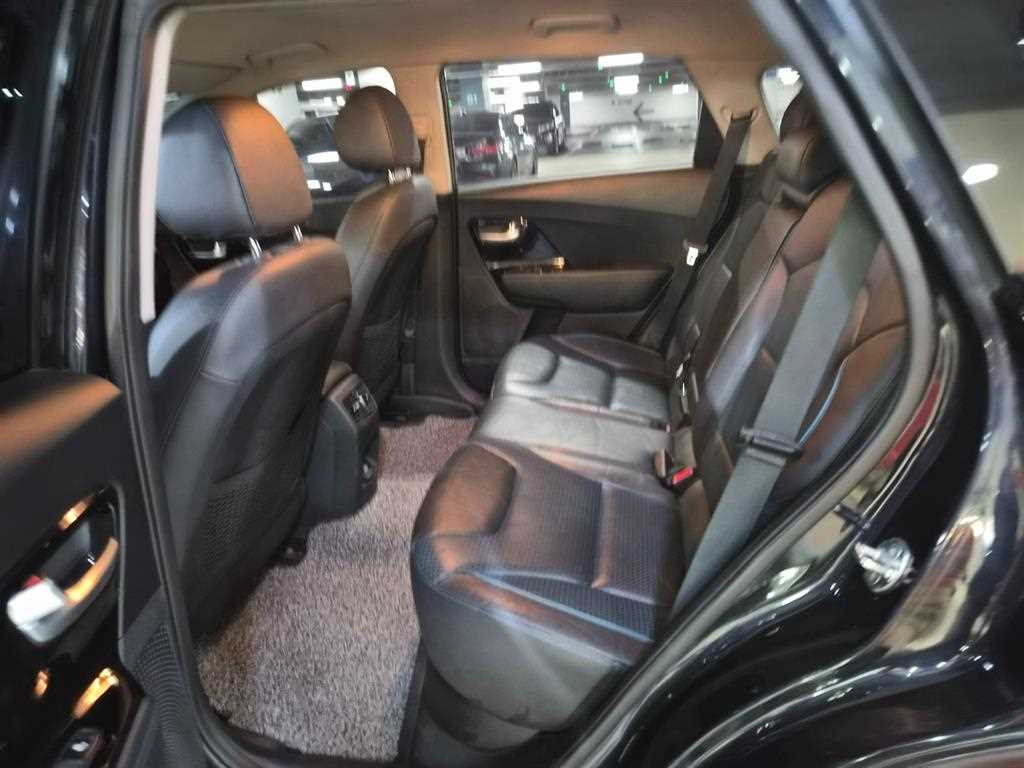 Kia Niro — photo 07