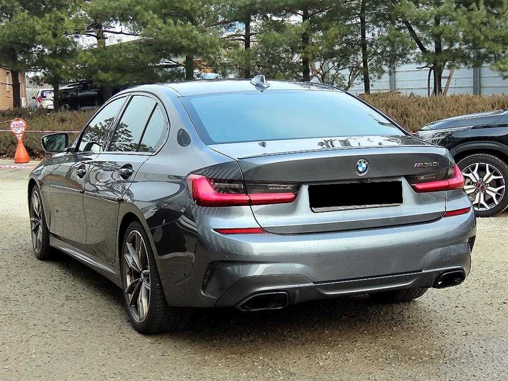 BMW 3-Series — photo 03