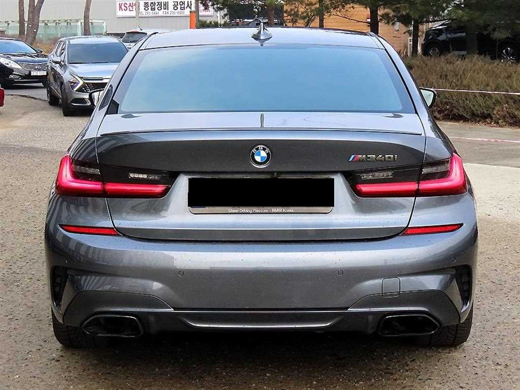 BMW 3-Series — photo 04