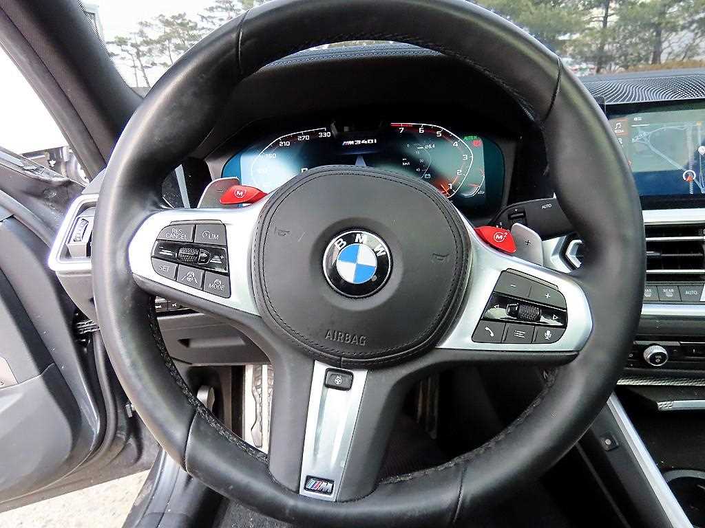 BMW 3-Series — photo 08