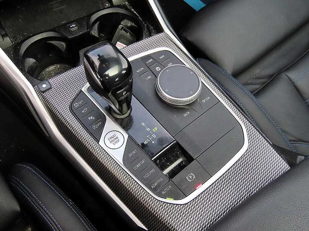 BMW 3-Series — photo 11
